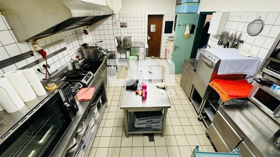 (R)eserviert!Imposante Tennishalle/ Komplex mit Gastronomie und Wohneinheit - Gaststätte / Küche EG